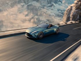 Convertible Stablemate | Aston Martin Debuts New Vantage Roadster