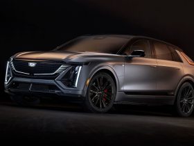 Cadillac Debuts the 2026 Cadillac LYRIQ-V