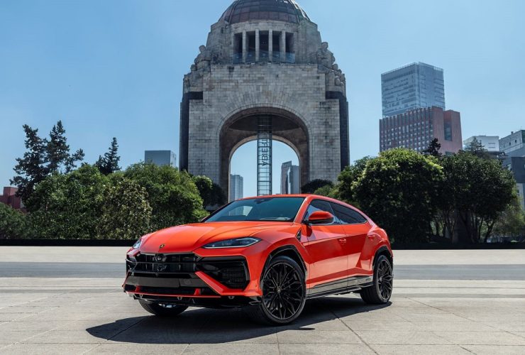 Automobili Lamborghini Debuts the Urus SE in Mexico