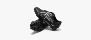 PUMA’s Mostro sneaker, a true icon of avant-garde footwear, is reimagined in a bold new metallic edition. Further amplifying the Mostro’s futuristic DNA, the latest iteration dazzles with a shimmering metallic finish.