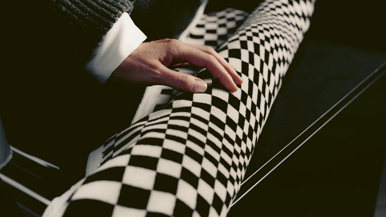 Woven from dreams: Porsche brings back historic fabrics